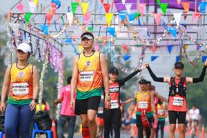 BIB: 043075, 45310
                            <button type="button" onclick="openModal(9915064)" class="btn btn-primary btn-sm float-right btn-popup" data-toggle="modal" data-target=".modal-high-quality">
                        <i class="fas fa-shopping-cart"></i> Add to Cart
                    </button>
                                            <button type="button" onclick="isThisMe(9915064, true)" class="btn btn-success btn-sm float-right btn-popup btn-isme hidden" data-toggle="tooltip" data-placement="bottom" title="นี่คือรูปของคุณใช่ไหม คลิกที่นี่เพื่อเอาเข้าอัลบั้ม">
                        <i class="fas fa-plus"></i> Add to album
                    </button>
                    <button type="button" onclick="isThisMe(9915064, false)" class="btn btn-warning btn-sm float-right btn-popup btn-isnotme hidden">
                        <i class="fas fa-ban"></i> Remove from album
                    </button>